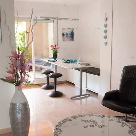 Lovely Penhouse In With Parking Apartment *