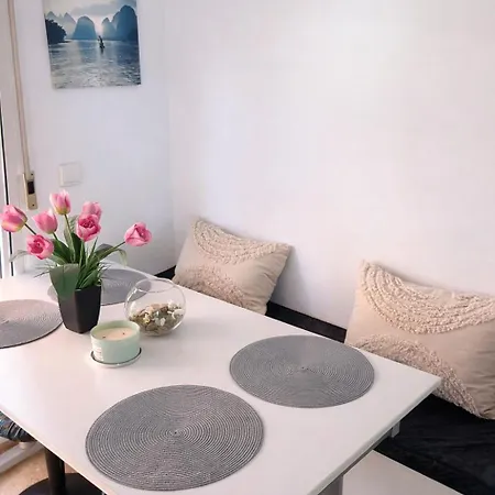 Lovely Penhouse In With Parking 알리칸테