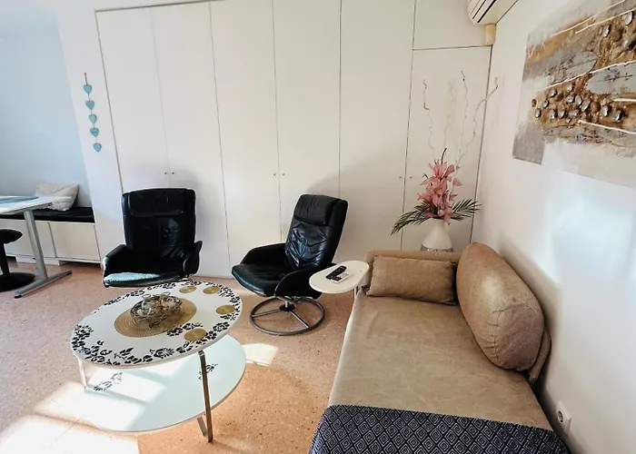 公寓 Lovely Penhouse In With Parking *