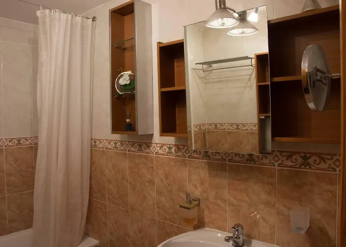 Lovely Penhouse In With Parking