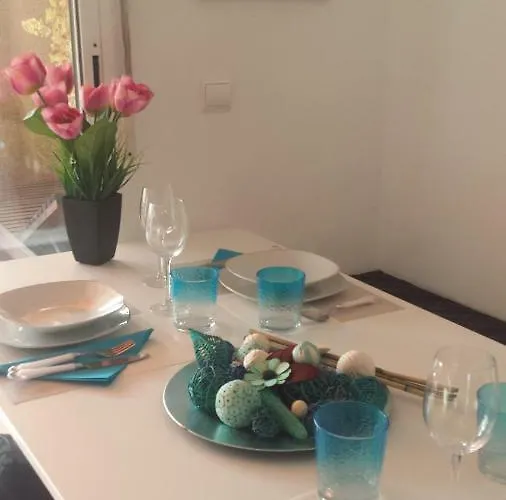 Lovely Penhouse In With Parking *